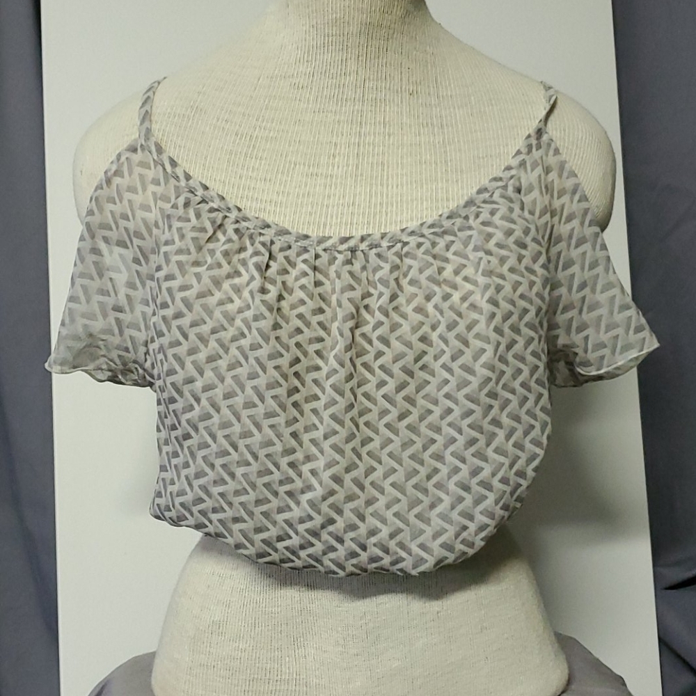 Hollister crop top size small never worn